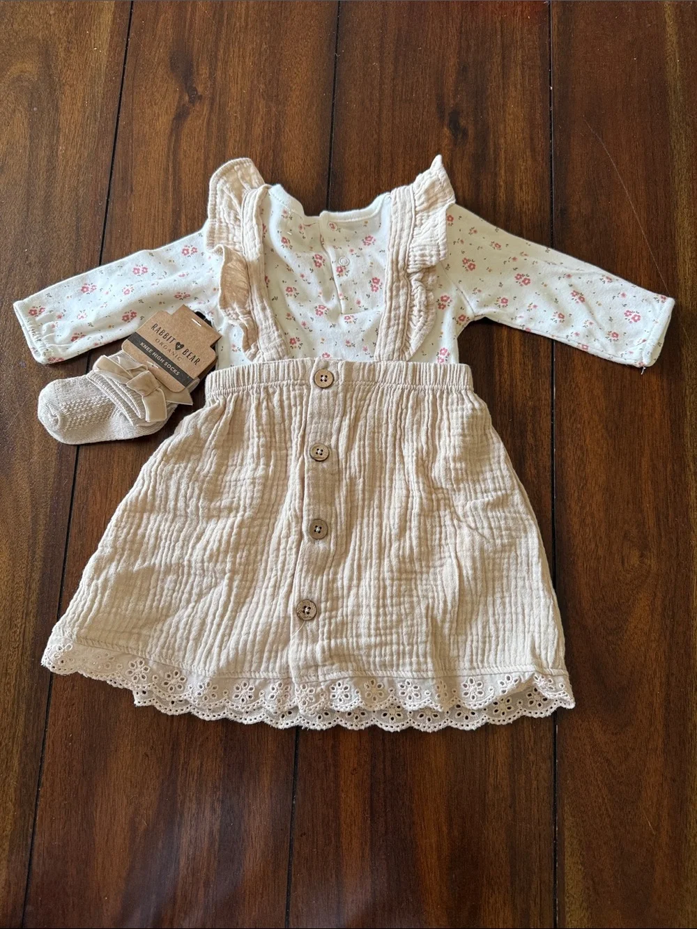 NWT Rabbit & Bear Organic Cream Floral Embroidered Ruffle Dress Set‎ 0-3M